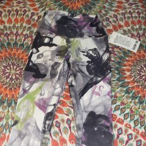 NWT LULULEMON LEGGINGS